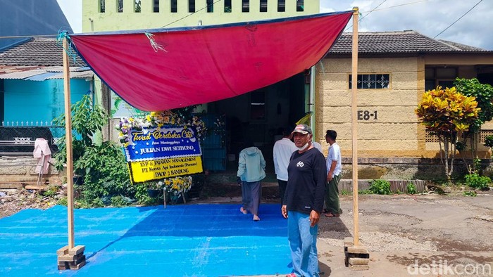 Suasana Rumah Duka Masinis KRD Lokal Bandung Raya