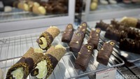 Selain itu juga ada pilihan lainnya, seperti Brownie, Cannoli, Blondie, Whoopie Pie, dan kue slice lainnya. Jika ingin yang gurih, di sini juga tersedia pizza slice. Foto: detikcom