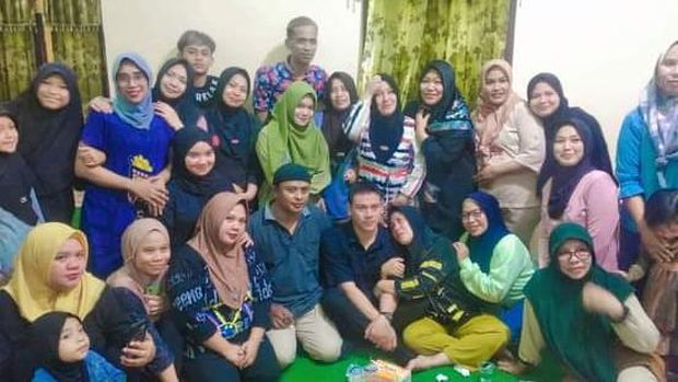 Viral ibu di Minahasa peluk pria mirip mendiang anaknya.