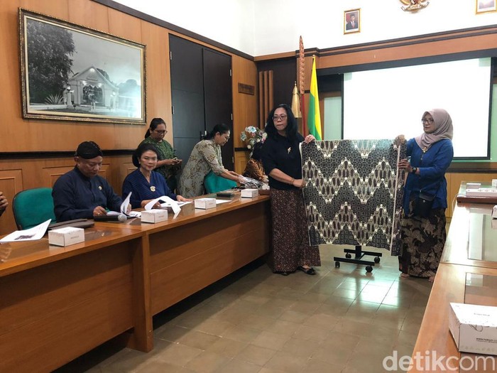 Batik yang akan dikenakan dalam hajat Dhaup Ageng Pakualaman, Jogja. Diunggah Sabtu (6/1/2024).
