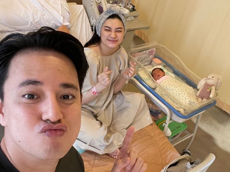 7 Foto Perdana Anak Ke-2 Billy Davidson yang Baru Lahir, Cantik Sedari Bayi