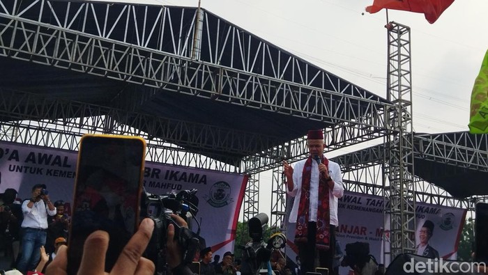 Ganjar berkampanye bersama Forum Betawi Rempug (FBR) dan Ikatan Keluarga Madura (IKAMA). Foto: Fadil/detikcom.