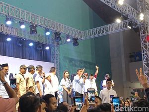 Gibran Minta Relawan Doakan Prabowo di Debat Besok: Biar Surveinya Naik Lagi