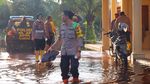 Potret Kapolres Kirim Bantuan ke Warga Korban Banjir-Cek TPS di Rohil