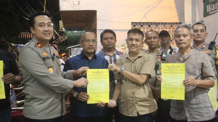 Kapolsek Metro Menteng Kompol Bayu Marfiando mengeluarkan surat edaran larangan tawuran.
