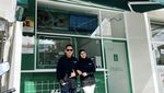 Keseruan Jenita Janet Saat Makan Malam dan Sarapan di Perahu