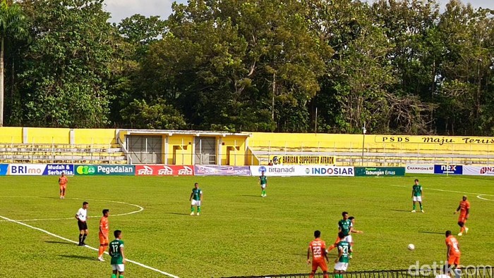 Laga PSMS Medan Vs Persiraja Banda Aceh. (Farid Achyadi Siregar/detikSumut)