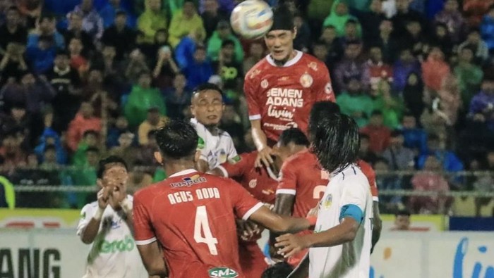 Laga Semen Padang vs PSIM Jogja di Stadion H. Agus Salim, Sabtu (6/1/2024).