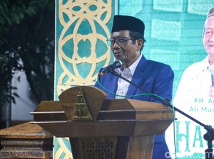 Mahfud Md Kisahkan Petuah Gus Dur yang Singgung Kebimbangan Soeharto