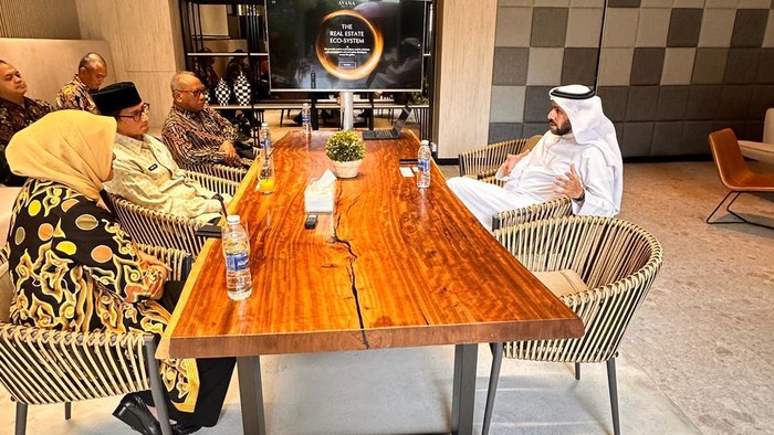 Menparekraf Sandiaga Uno Bertemu Bos Properti Dubai Abdullah Lahej
