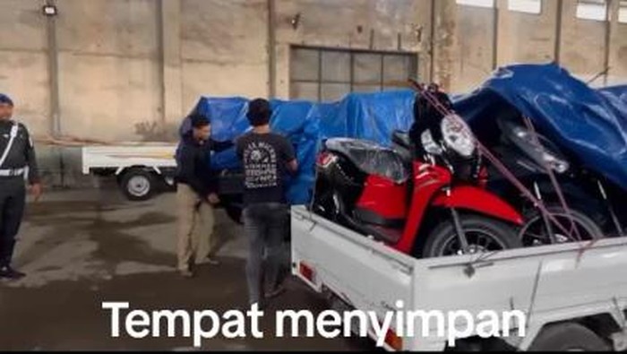 Mobil dan motor hasil curian di Gudang Balkir Pusziad Sidoarjo