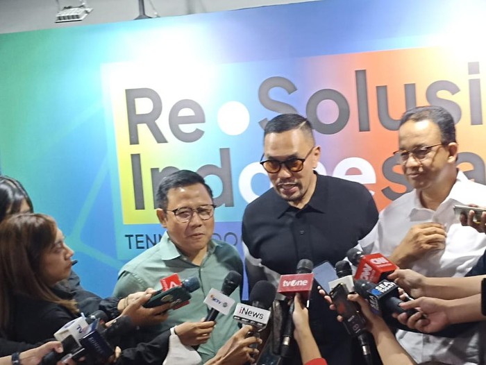 Pasangan AMIN dan Sahroni usai diroasting Kiky Saputri (Tiara/detikcom)