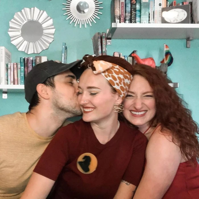 Pasangan poliamori (Cody, Maggie & Jannie)