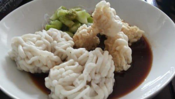Pempek keriting makanan khas Palembang