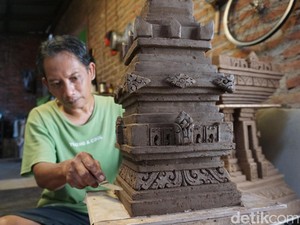 Perajin Terakota Eksis Puluhan Tahun Produksi Candi-Patung Raja Majapahit