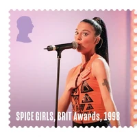 Spice Girls yang terkenal dengan hits seperti Wannabe dan Stop mengikuti jejak kelompok musik legendaris seperti The Beatles (2007), Pink Floyd (2016), Queen (2020), Iron Maiden (2023), yang muncul di prangko Inggris. Mereka lantas menjadi grup wanita pertama di dunia yang mendapat penghormatan tersebut. (Foto: Dok. Royal Mail)