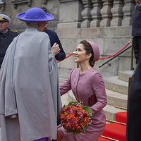 Publik tidak akan lagi melihat momen anggun saat Putri Mary membungkuk ke Raja dan Ratu dunia. Ketika Putri Mahkota Mary menjadi ratu, pangkatnya akan lebih tinggi, sehingga hari-hari dimana Mary membungkuk dengan indah akan menjadi masa lalu,” ungkap koresponden kerajaan Hello Magazine, Danielle Stacey. Foto: dok. Instagram