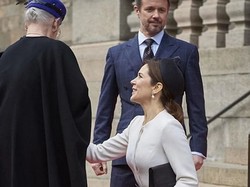 6 Foto Putri Mary Membungkuk ke Ratu Denmark, Dinilai Sempurna, Kini Dilarang