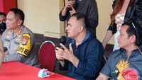 Saipul Jamil menjelaskan tidak tahu kalau asisten pribadinya memakai narkoba. Foto: Febriyantino/ detikHOT