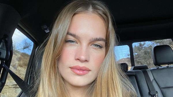 7 Potret Stormi Bree, Model yang Dikabarkan Kencan dengan Joe Jonas