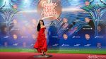 Gaun Merah Tiffany Young di Red Carpet GDA 2024