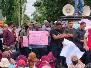 Warga Jambi Gelar Aksi Minta Pemprov Hentikan Izin Stockpile Batu Bara