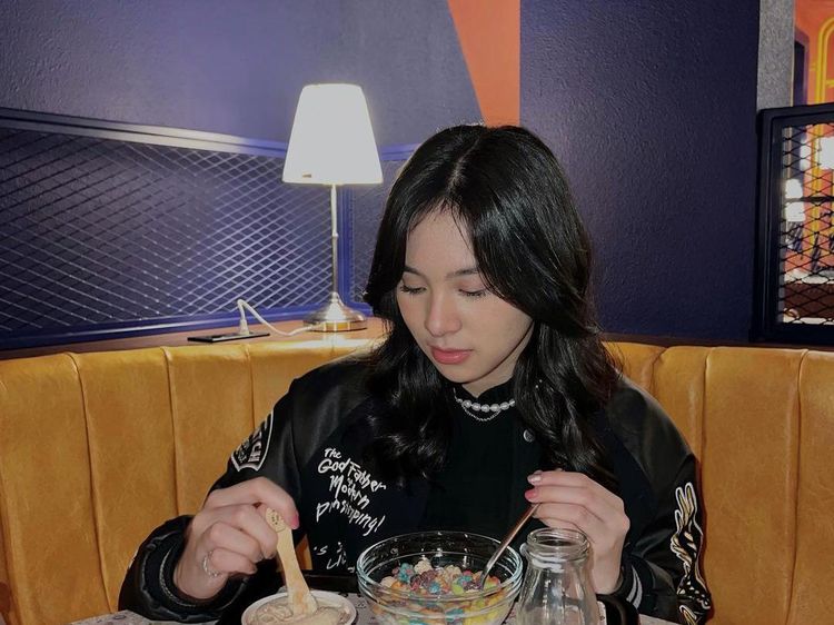 Zee JKT48, Pemeran Ancika yang Doyan Ngemil Es Krim