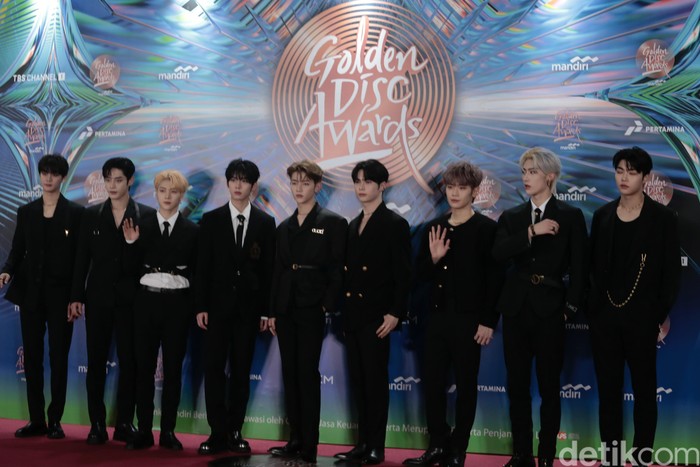Zerobaseone di red carpet Golden Disc Awards 2024