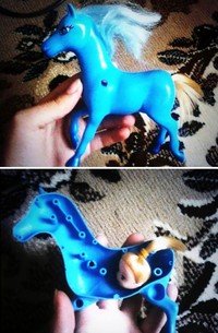 Siapa yang menyangka kalau daftar mainan anak berikut ini sepertinya gagak desain. Bukannya menjadi lucu atau keren, malau tampak aneh dan menyeramkan.
