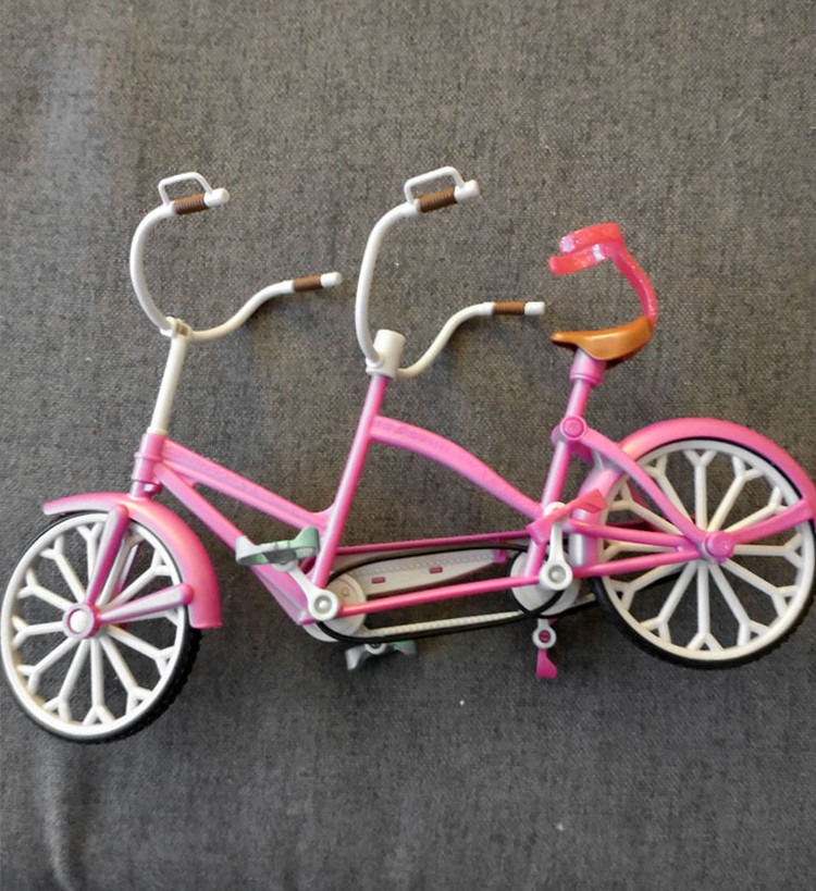 10 Desain Mainan Anak yang Gagal, Tampak Aneh dan menyeramkan Siapa yang menyangka kalau daftar mainan anak berikut ini sepertinya gagak desain. Bukannya menjadi lucu atau keren, malau tampak aneh dan menyeramkan.