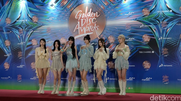 5 Jepretan IVE Seperti Bidadari di GDA 2024 5 Jepretan IVE Seperti Bidadari di GDA 2024