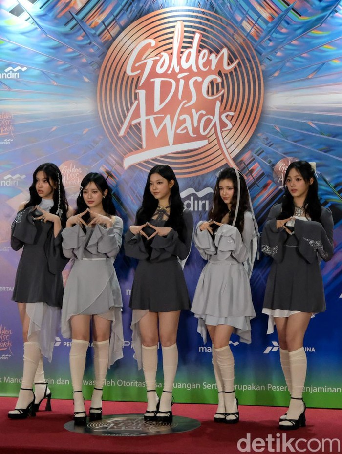 Adu Gaya Artis KPop di Red Carpet GDA 2024