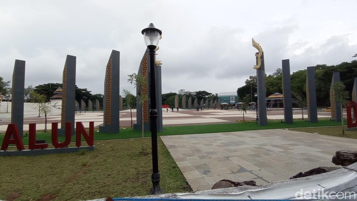 Alun-alun Dadaha Tasikmalaya.