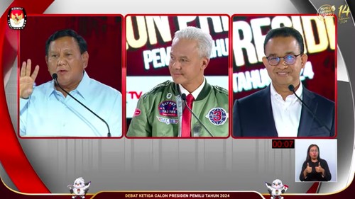 Debat ketiga Pilpres 2024 melibatkan 3 capres. Dari kiri ke kanan: Prabowo Subianto, Ganjar Pranowo, dan Anies Baswedan (YouTube KPU)