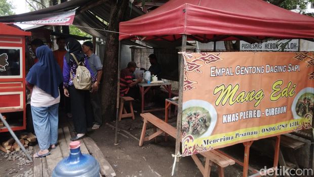 Empal Gentong Mang Edi Kota Cirebon.