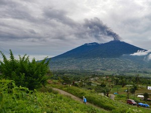 Status Gunung Marapi Siaga, Warga Diimbau Jauhi Radius 4,5 Km