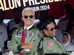 Cerita Owner Timechine soal Jaket Top Gun yang Dipakai Ganjar-Mahfud