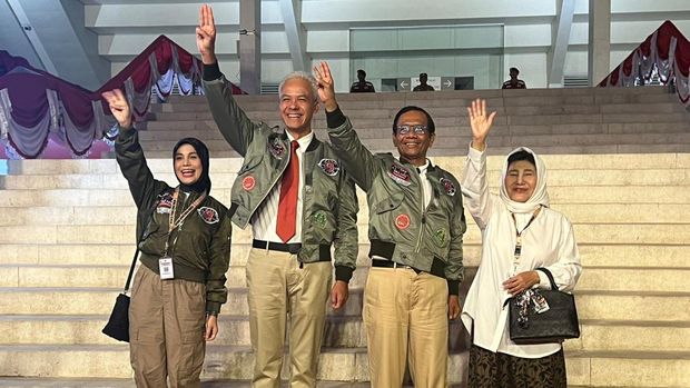 Ganjar-Mahfud Kenakan Jaket Bomber A’la Film 