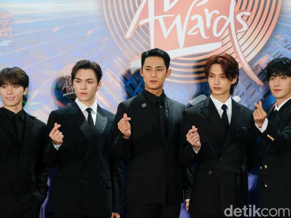 Foto Stylish nan Tampan Seventeen, Pemenang Daesang Golden Disc Awards 2024