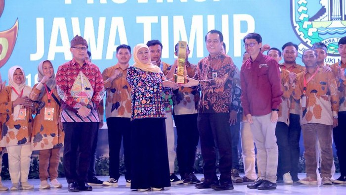 Gubernur Khofifah Indar Parawansa