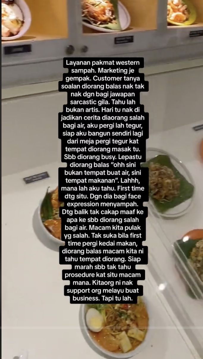 Kecewa dengan pelayanan yang buruk, pengunjung ini memberikan rating buruk pada restoran tersebut