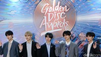 Grup yang debut pada 4 Maret 2019 juga memeriahkan Golden Disc Awards 2024 di JIS, Jakarta Utara, tadi malam.  Foto: Andhika Prasetia/ detikcom