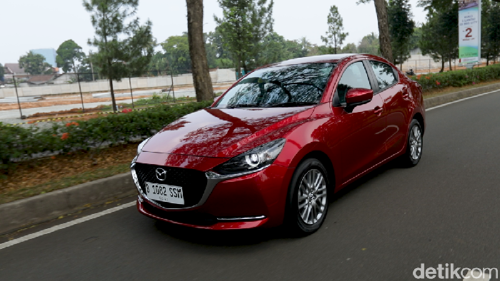 Mazda 2 Sedan
