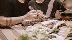 Mesranya Krisjiana Baharudin dan Siti Badriah Saat Makan Bakso dan Ayam Goreng