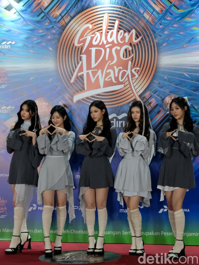 NewJeans Cantik Banget di GDA 2024 NewJeans Cantik Banget di GDA 2024