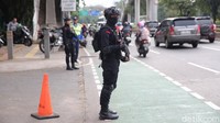 Selain itu, delapan akses masuk kawasan Gelora Bung Karno (GBK) bakal ditutup. Kabid Humas Polda Metro Jaya Brigjen Trunoyudo Wisnu Andiko menjelaskan, dari 12 pintu akses di kawasan GBK, pintu yang akan ditutup yakni pintu 1, 2, 3, 4, 6, 9, 11, dan 12. Sedangkan untuk pintu 5 dan 8 hanya digunakan untuk akses keluar.