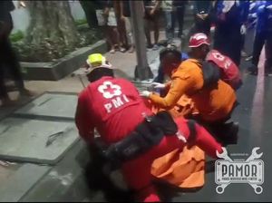 Pemotor Tanpa Identitas Tewas Usai Tabrak Tiang PJU di Surabaya