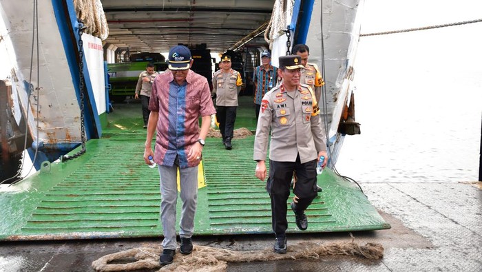 Polda Nusa Tenggara Timur (NTT) mengatakan ada 178 personelnya yang dikerahkan untuk membantu penanganan korban erupsi Gunung Lewotobi Laki-laki di Kabupaten Flores Timur.