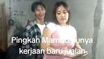 Potret Arya Khan dan Pinkan Mambo Jualan Singkong di Pasar