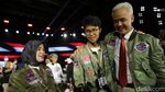 Potret Keluarga Ganjar Kompak Kenakan Jaket Bomber Ala Top Gun